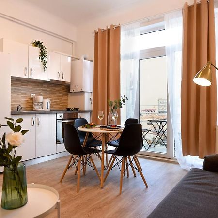 Cozy 1Br Escape - Apartment With Charming Balcony Near Universitate Bukurešť Exteriér fotografie