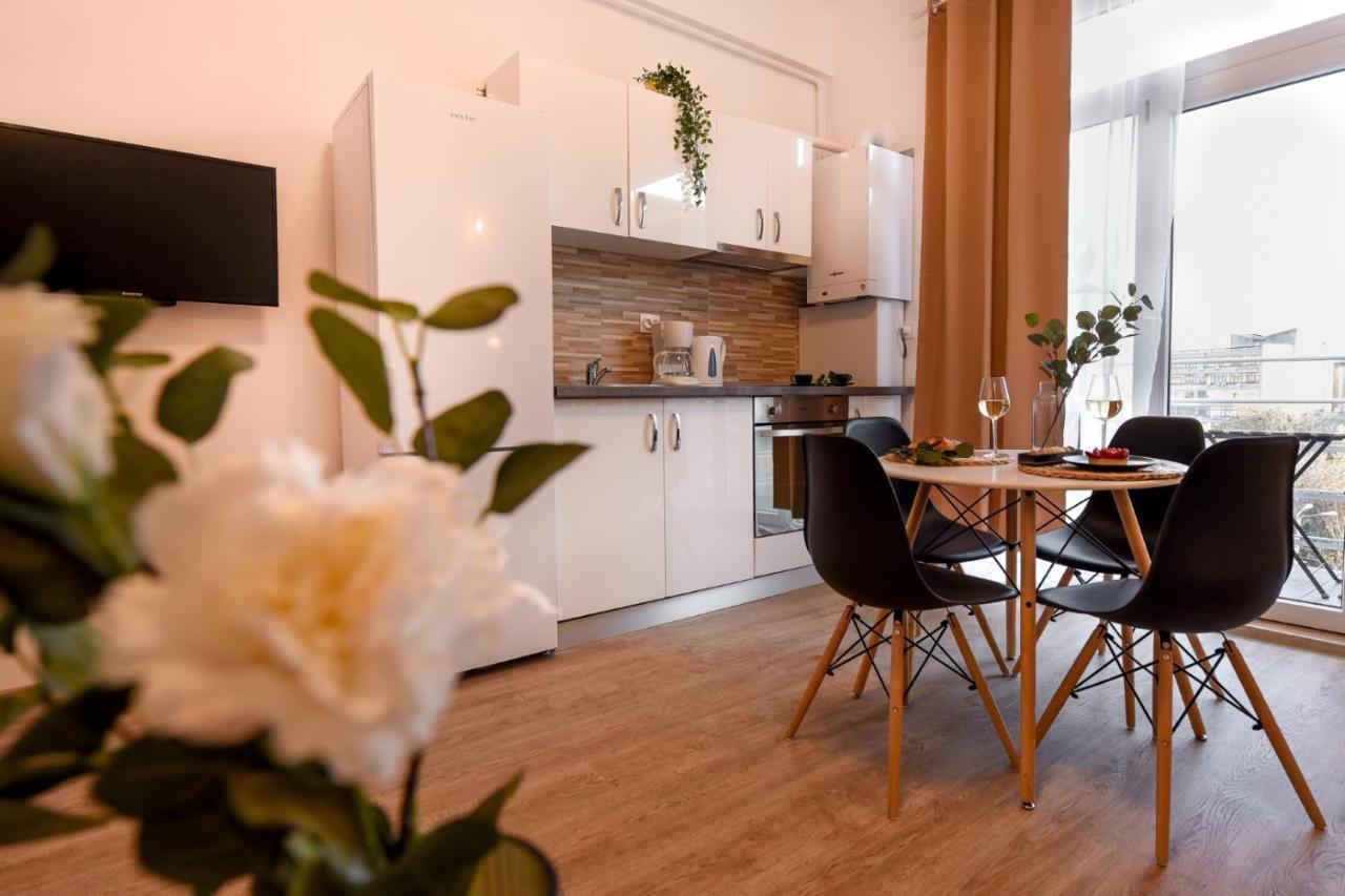 Cozy 1Br Escape - Apartment With Charming Balcony Near Universitate Bukurešť Exteriér fotografie