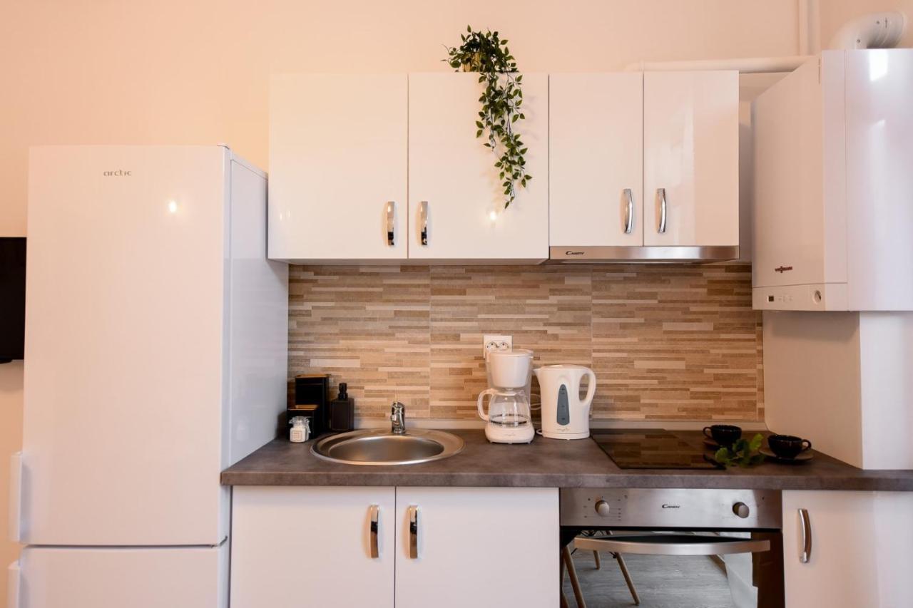 Cozy 1Br Escape - Apartment With Charming Balcony Near Universitate Bukurešť Exteriér fotografie