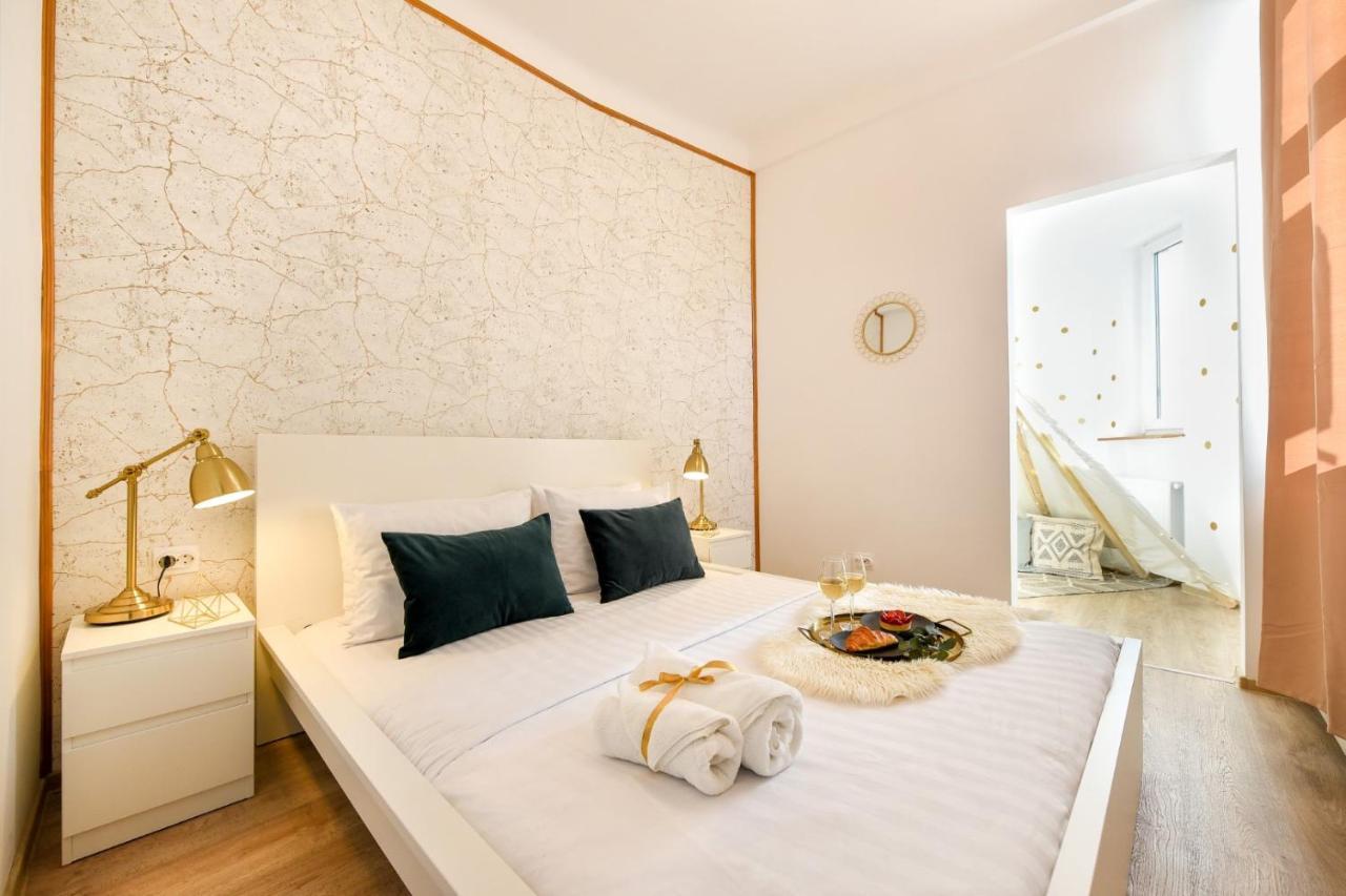 Cozy 1Br Escape - Apartment With Charming Balcony Near Universitate Bukurešť Exteriér fotografie