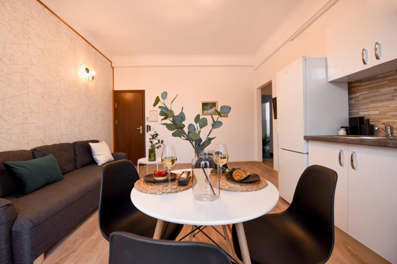 Cozy 1Br Escape - Apartment With Charming Balcony Near Universitate Bukurešť Exteriér fotografie
